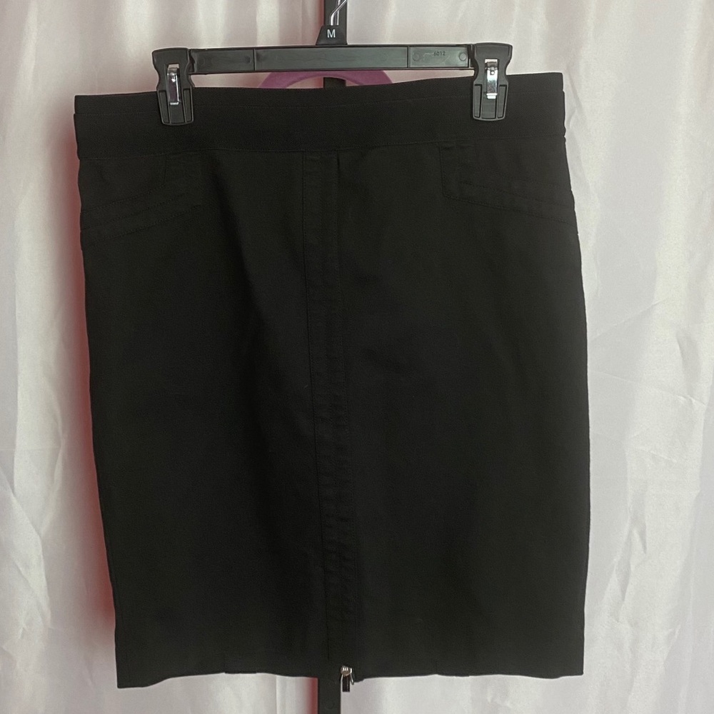 BCBGMAXAZRIA Black Zipper Back Pencil Skirt, size Large